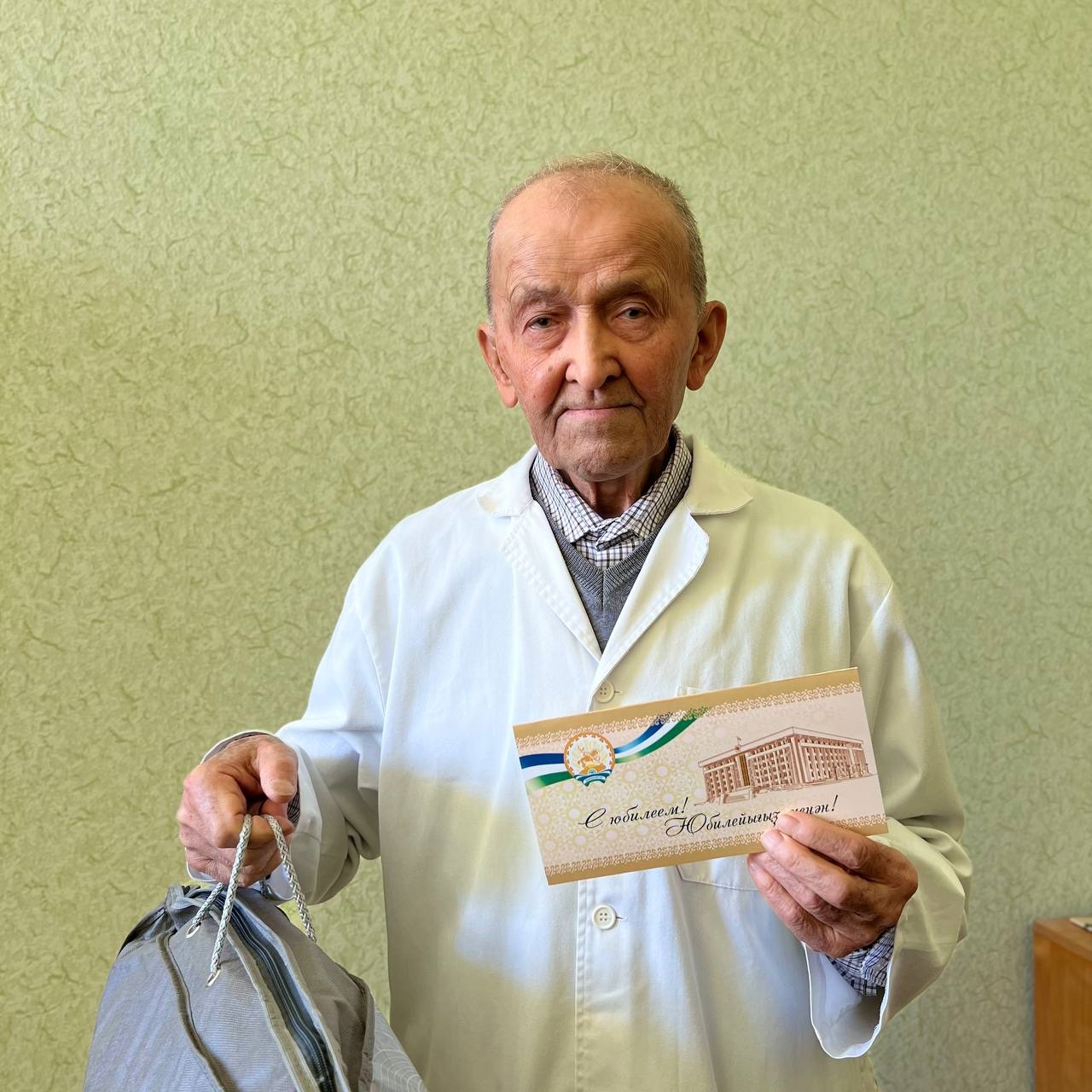 66 лет в медицине: Заслуженный врач Республики Башкортостан Фарит Каюмов отмечает юбилей