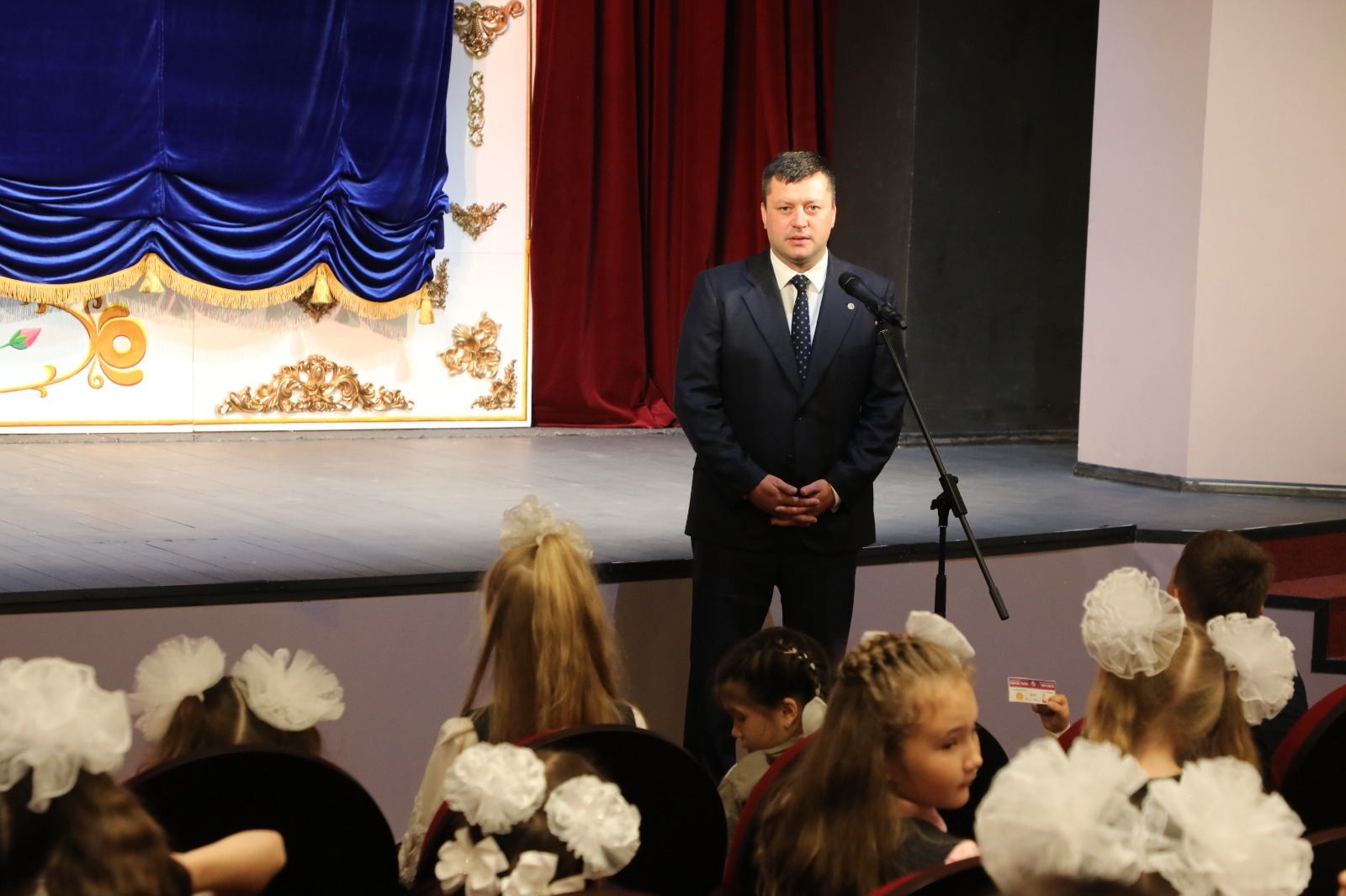 Поддержать детей героев