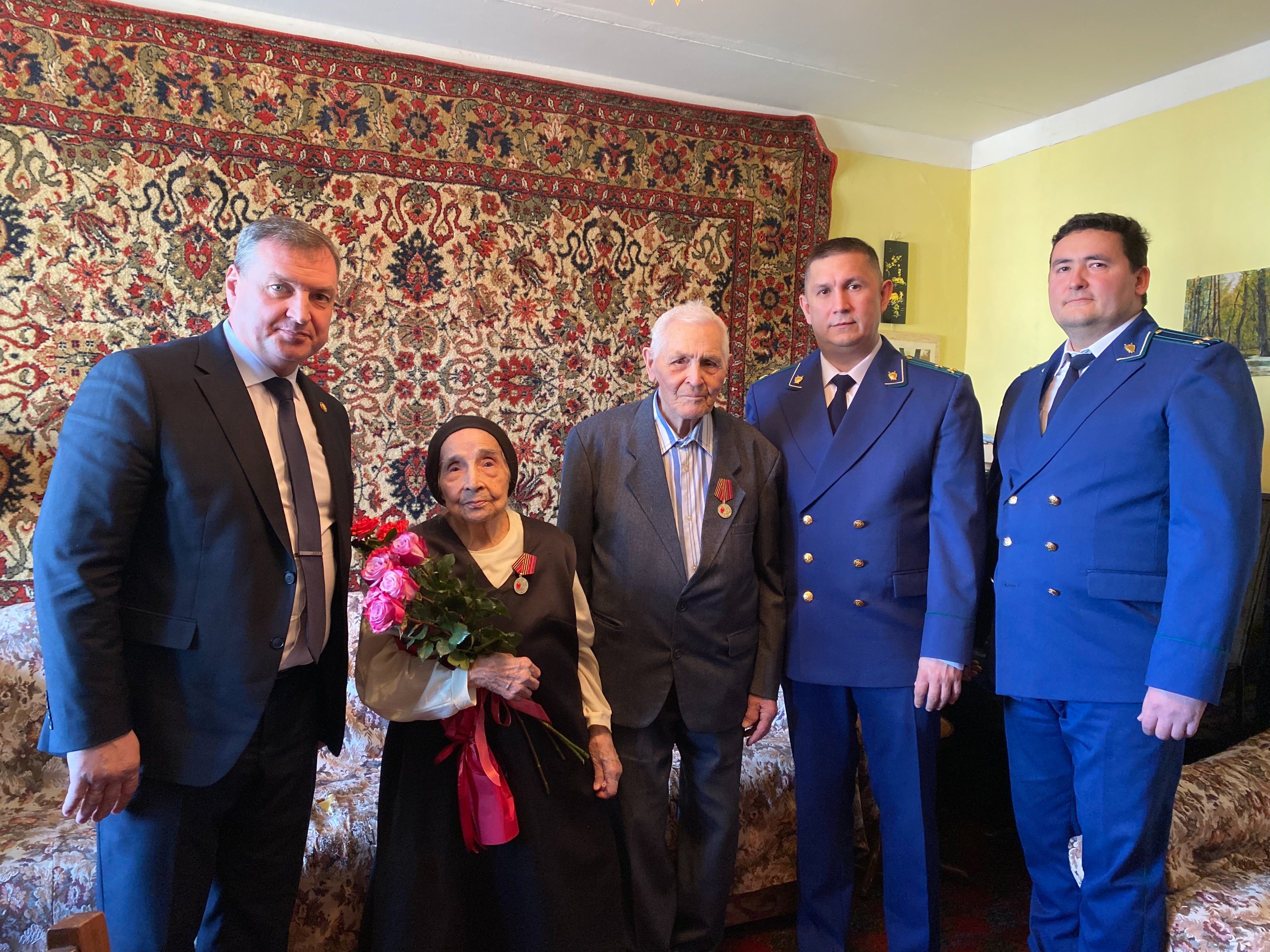 Медалью 80-летия Победы отмечены жители Ленинского района Уфы