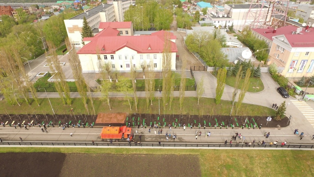 В Ленинском районе Уфы появилась Аллея в честь 65-летия Башкирского телевидения