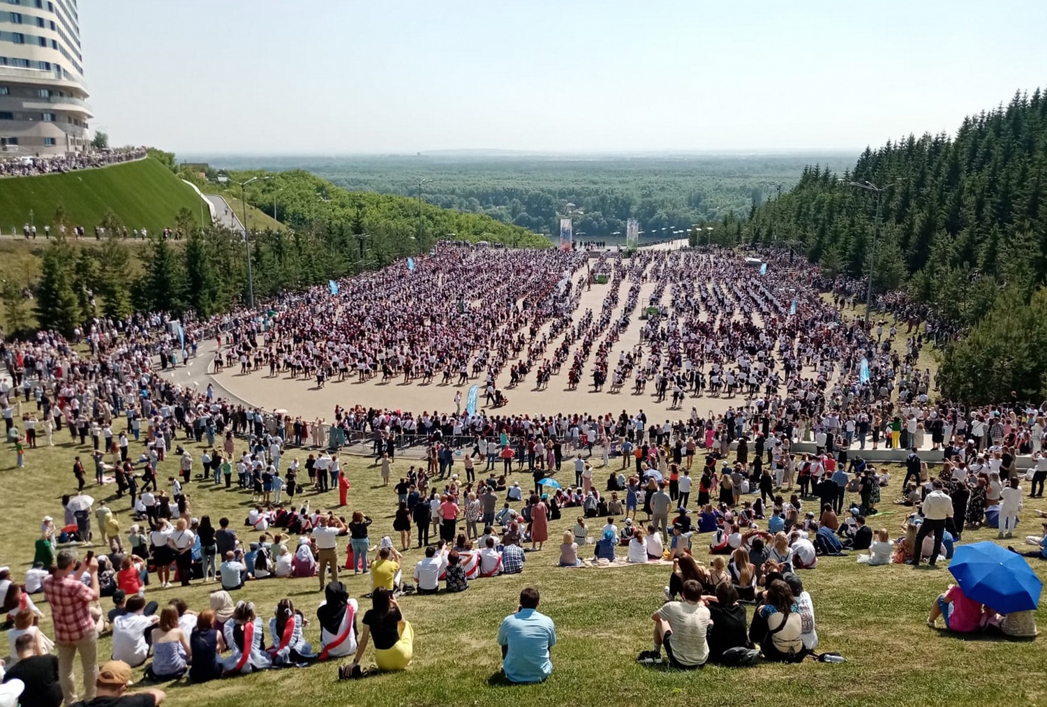 И снова школьный вальс